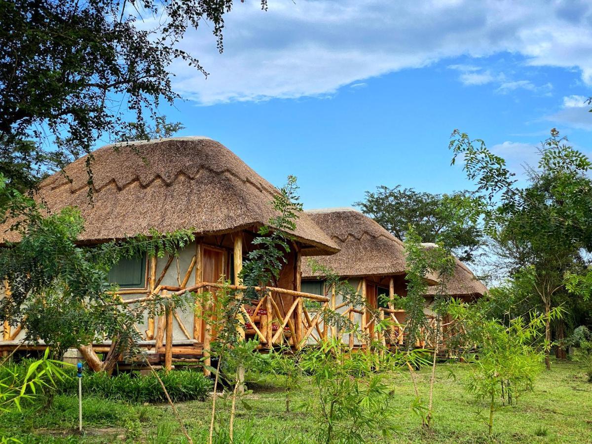 Murchison Falls Bamboo Village Paraa Exterior foto