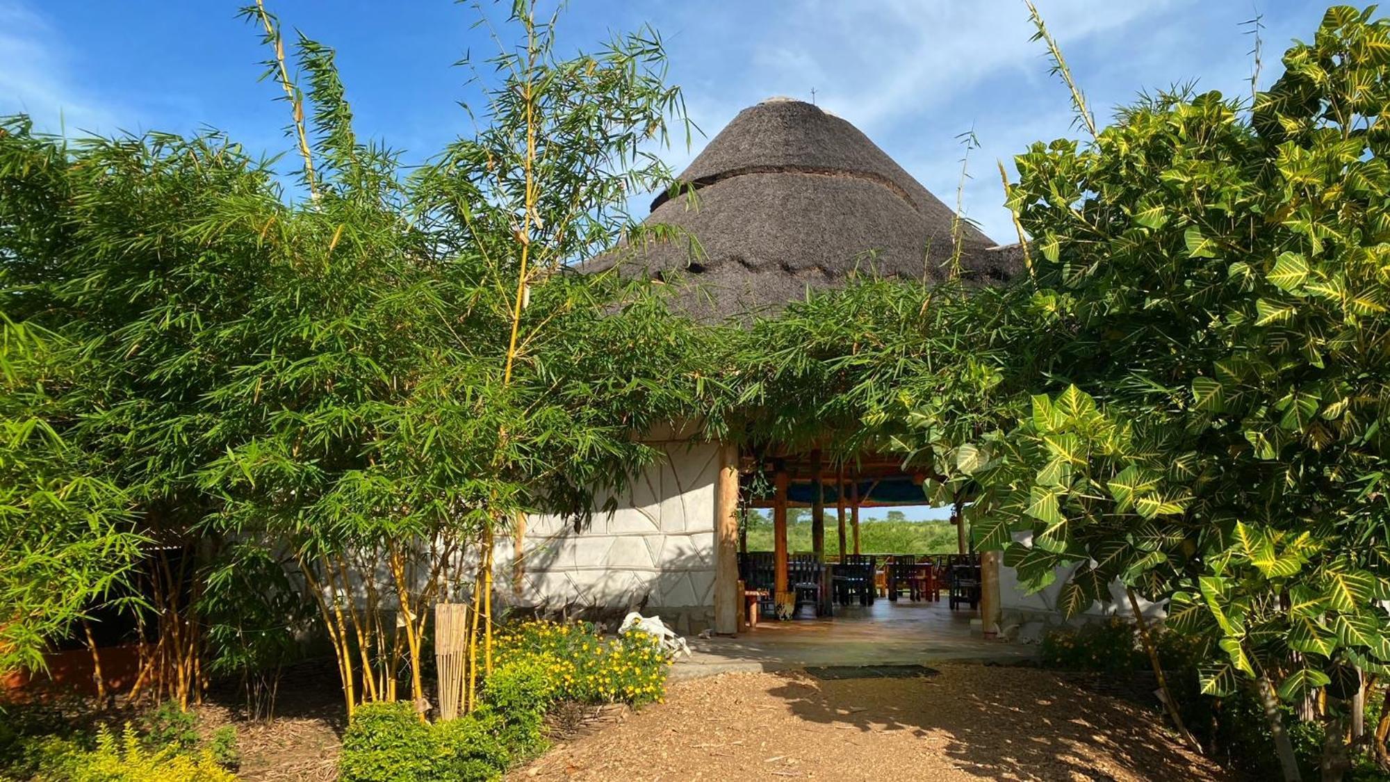 Murchison Falls Bamboo Village Paraa Exterior foto